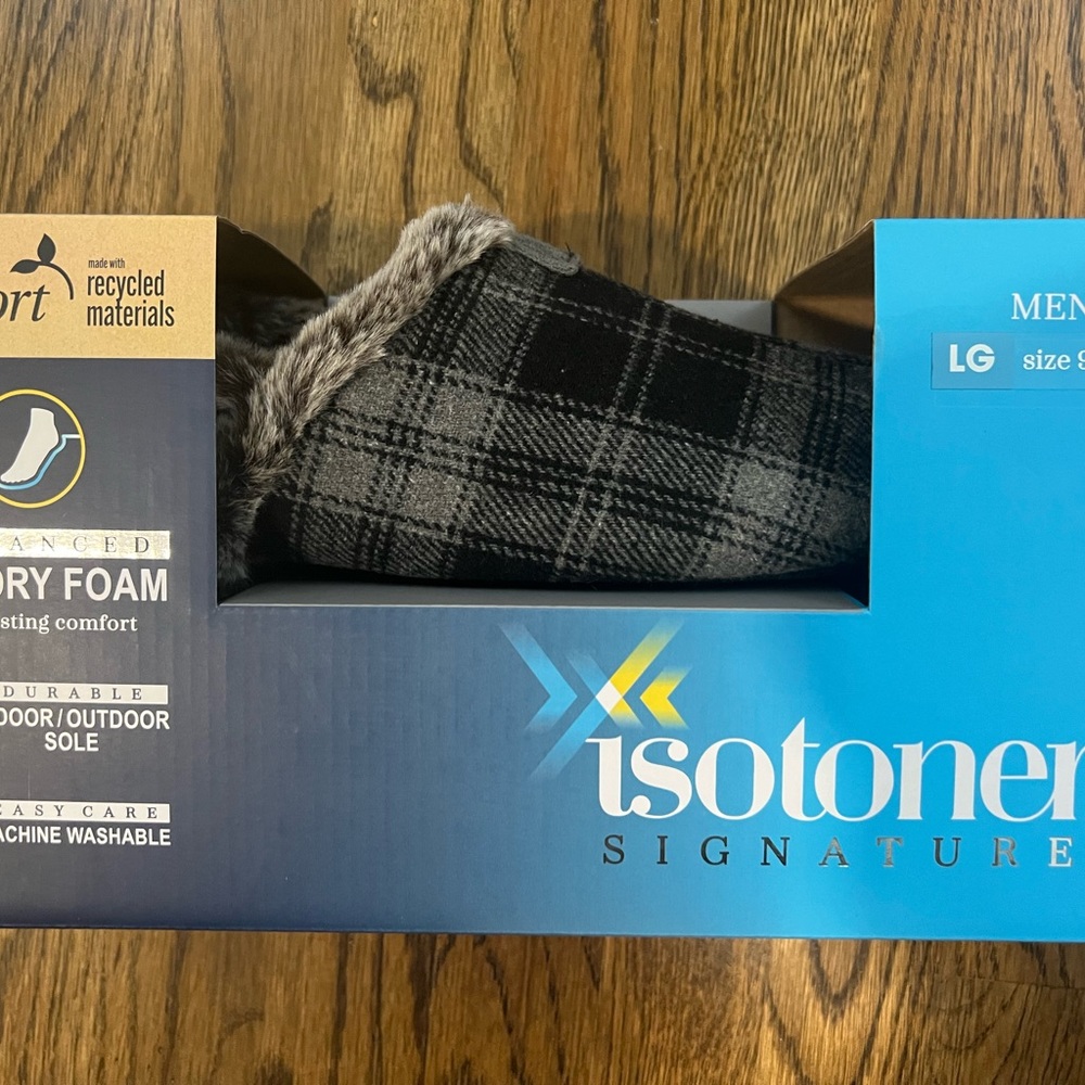 Isotoner Signature Slippers with indoor/outdoor sole. Size 9.5-10.5 large